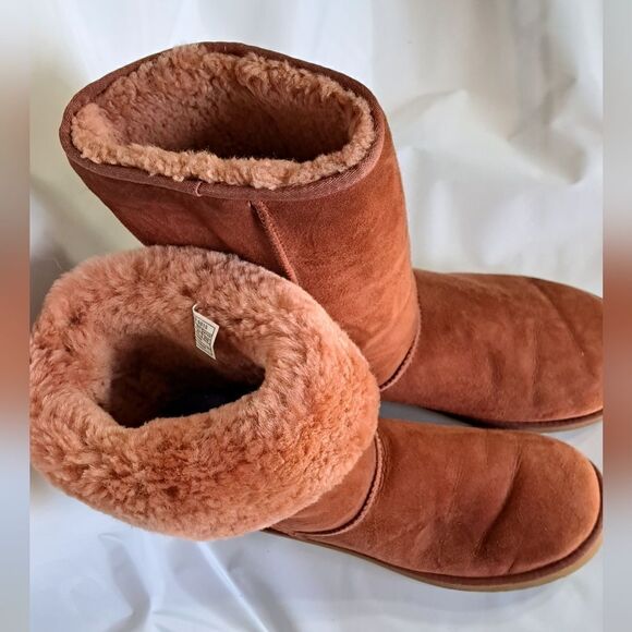 UGG   - Picture 6 of 16